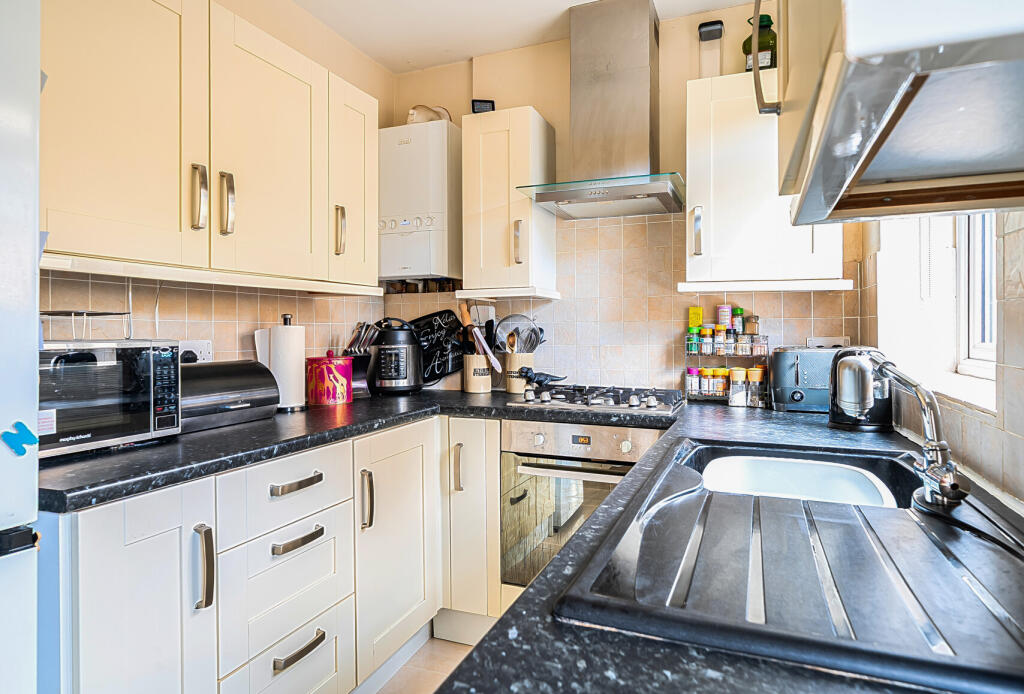 1376873-3-6911f58...