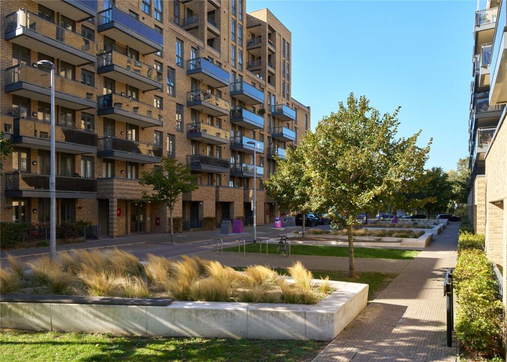 Braid Court, E3