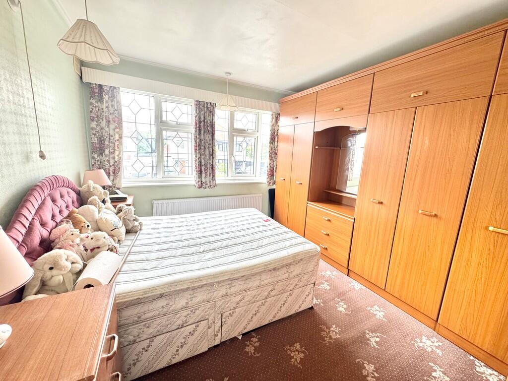 19 Glastonbury Ch...
