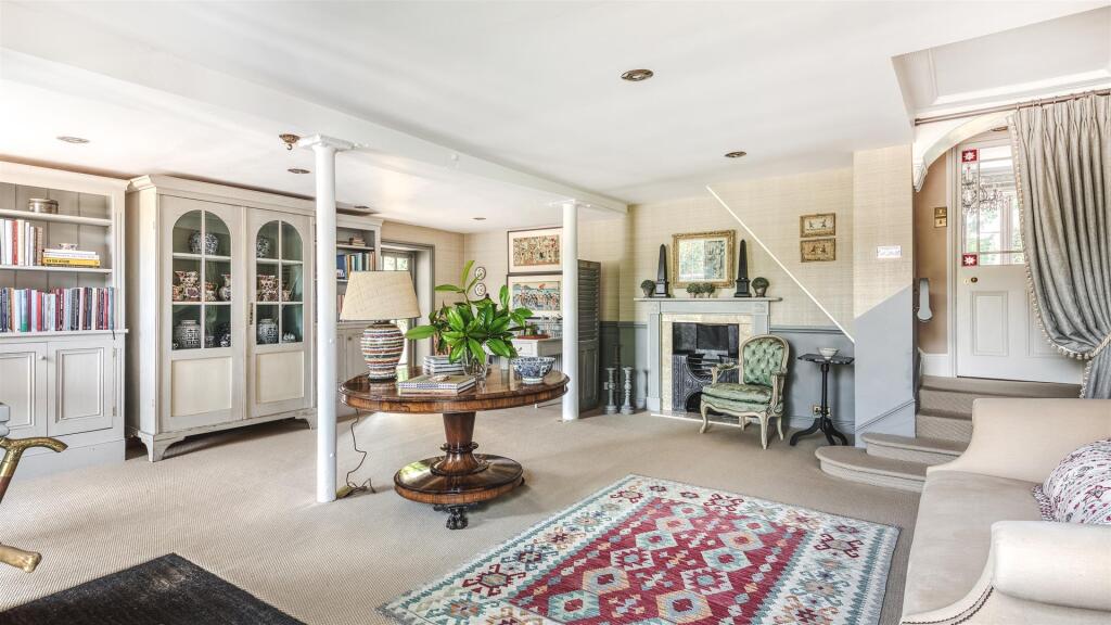 LargeHallway/Lounge/Office