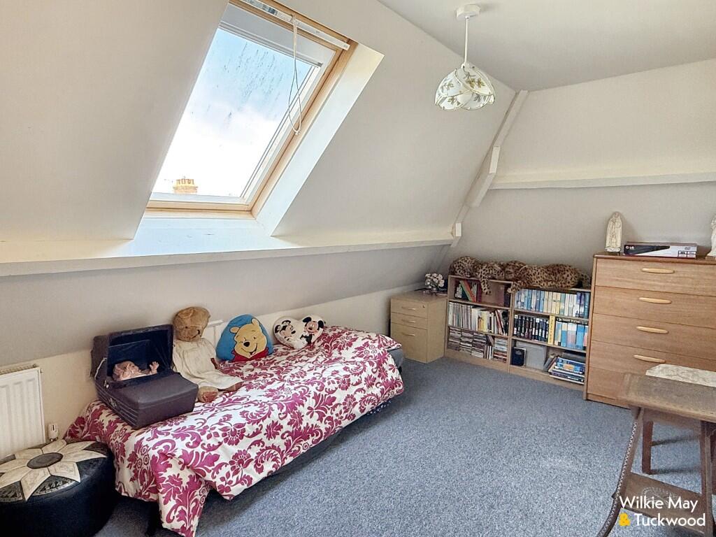 2nd floor bedroom