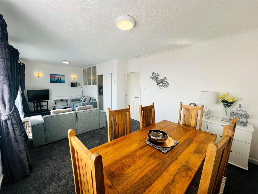 Living Room/Diner