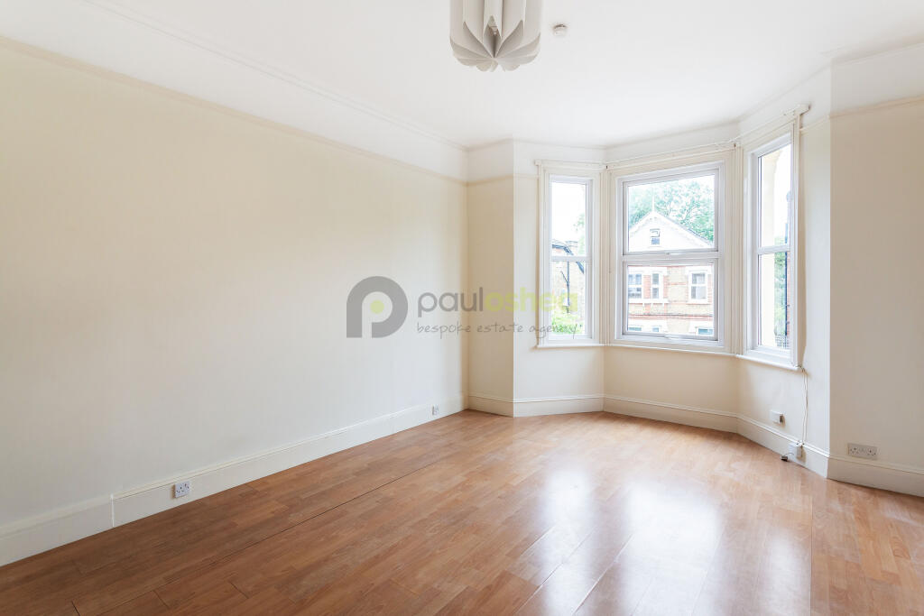 Flat-3-10-Moreton-Road-11