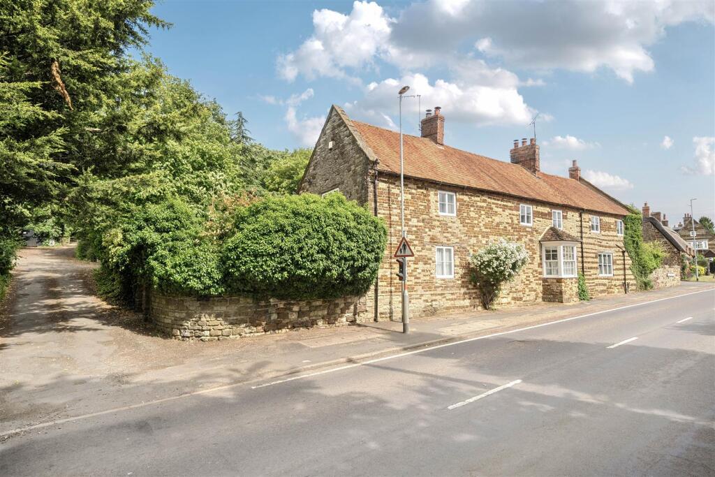 Cliff Hill Farm, 4 Northampton Road, Blisworth (2)