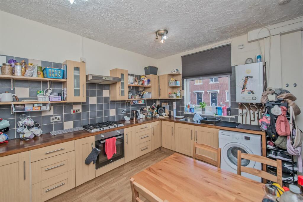 Fitted Dining Kitchen: