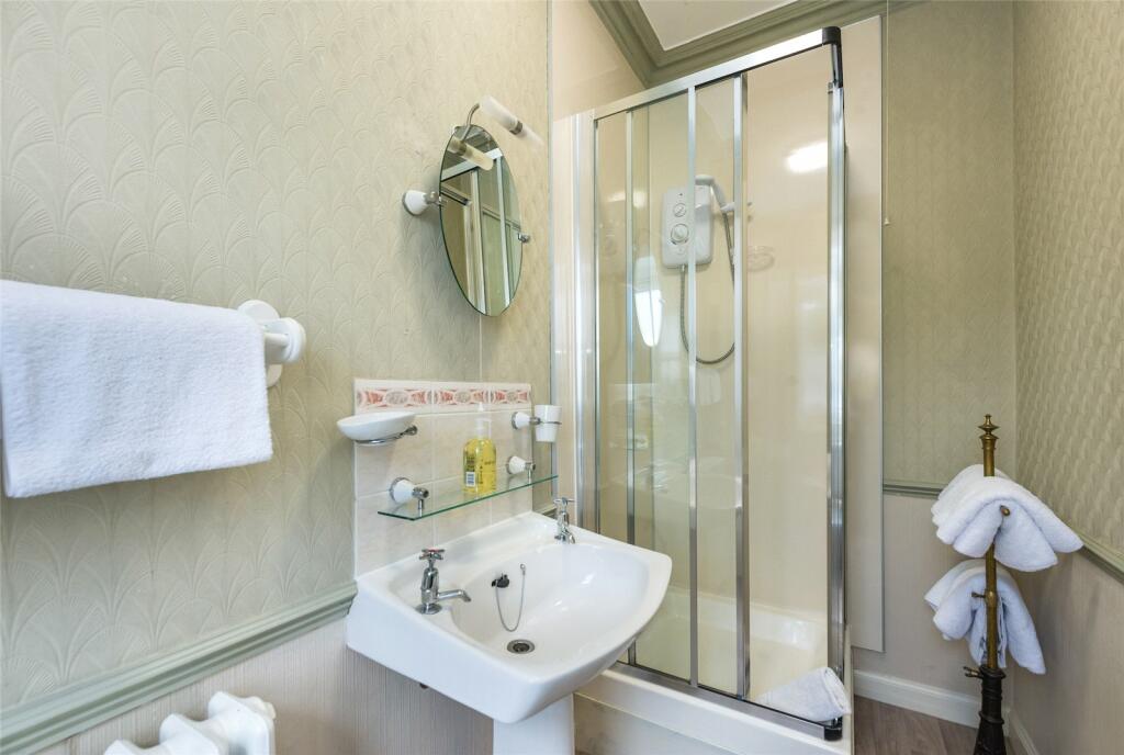 Bed 5 En Suite