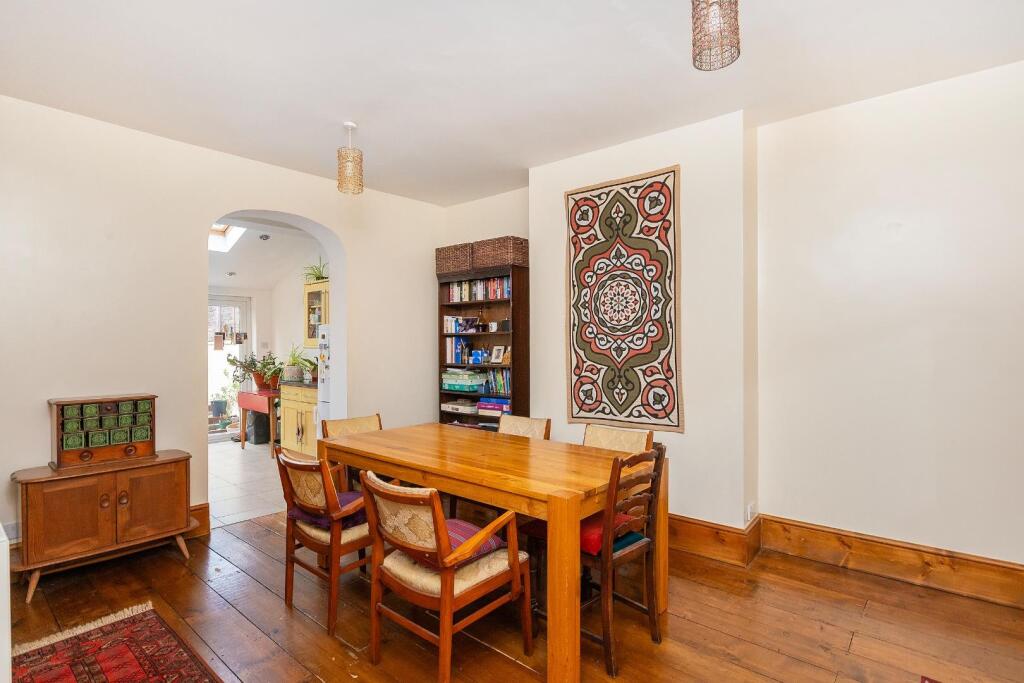 2P0RHD - Dining Room C.jpg