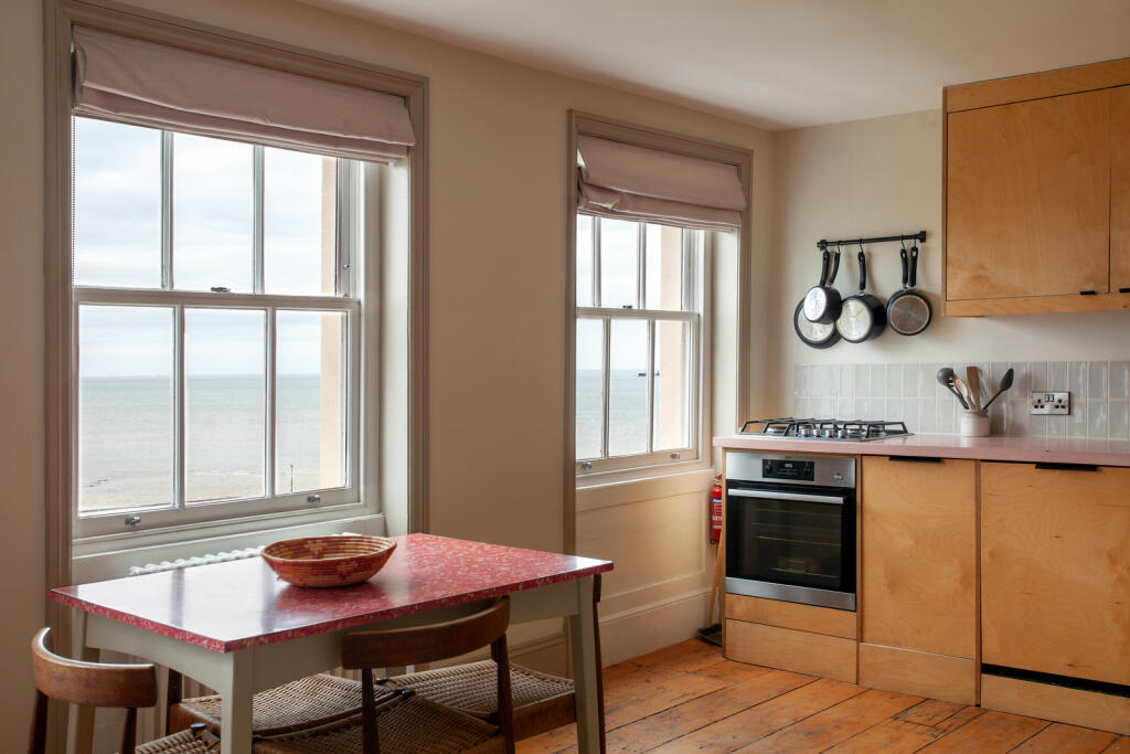 199117 - ParagonCourt_KElliott_05.jpg