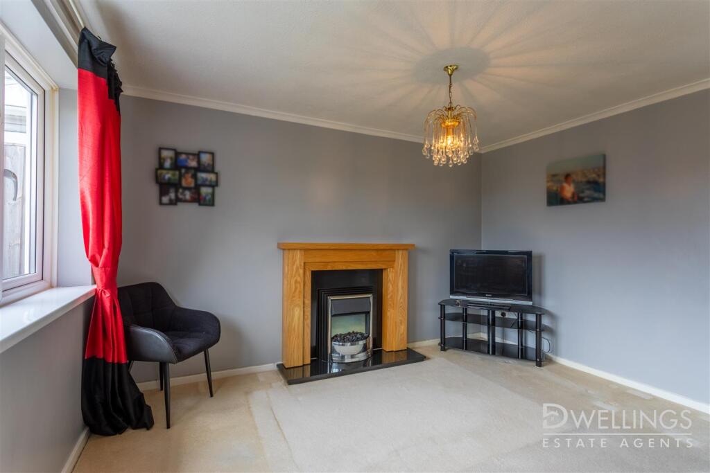 DWELEST - 62 Hawthorn Cresent, DE15 9QP-0008.jpg