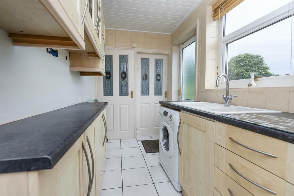 Bramleys Estate Agents - Exley Lane - Halifax (16)