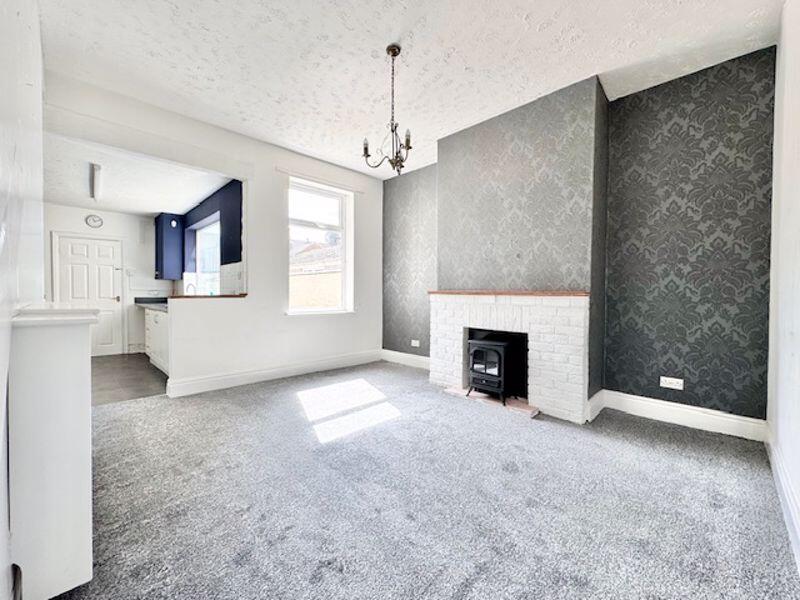 Dining room to kitchen