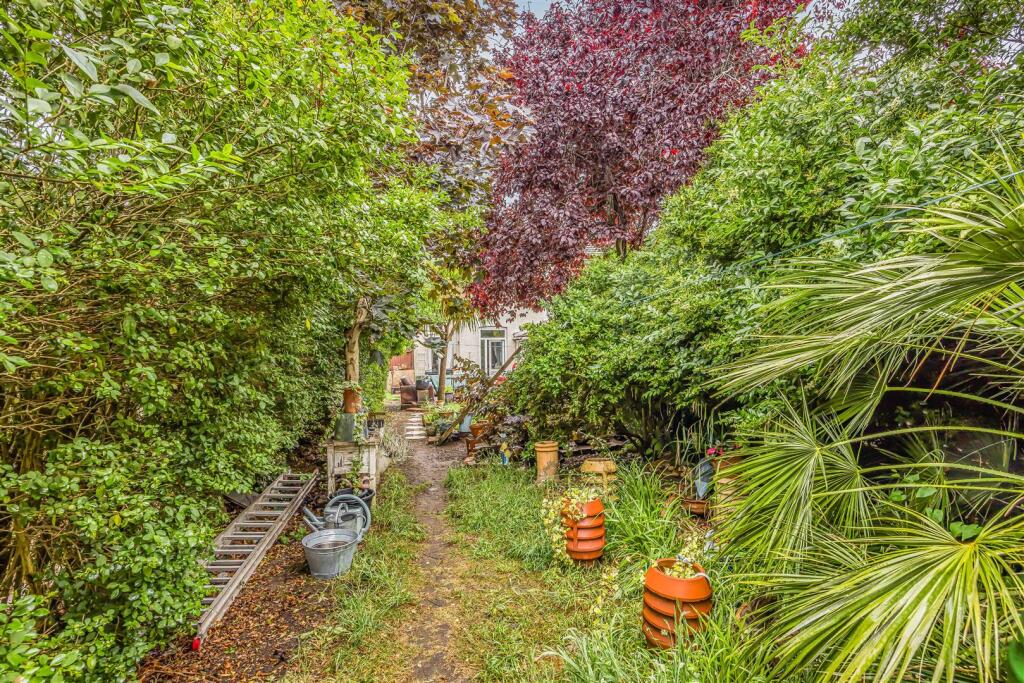 162 Brockhurst Road, Gosport-Small-PorticoMarketin