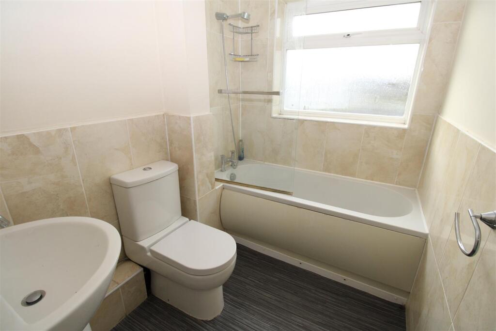 Bathroom.JPG