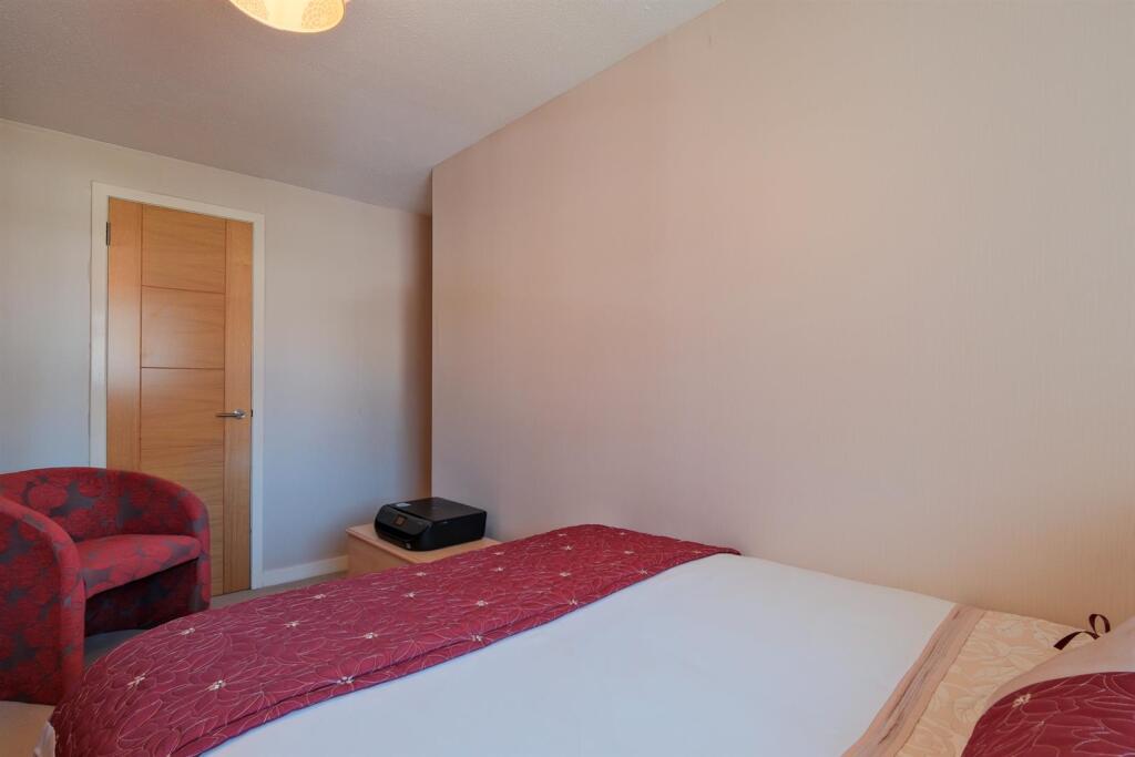 034-11 Whiteshaw Avenue, Carluke, ML8 5DF.jpg