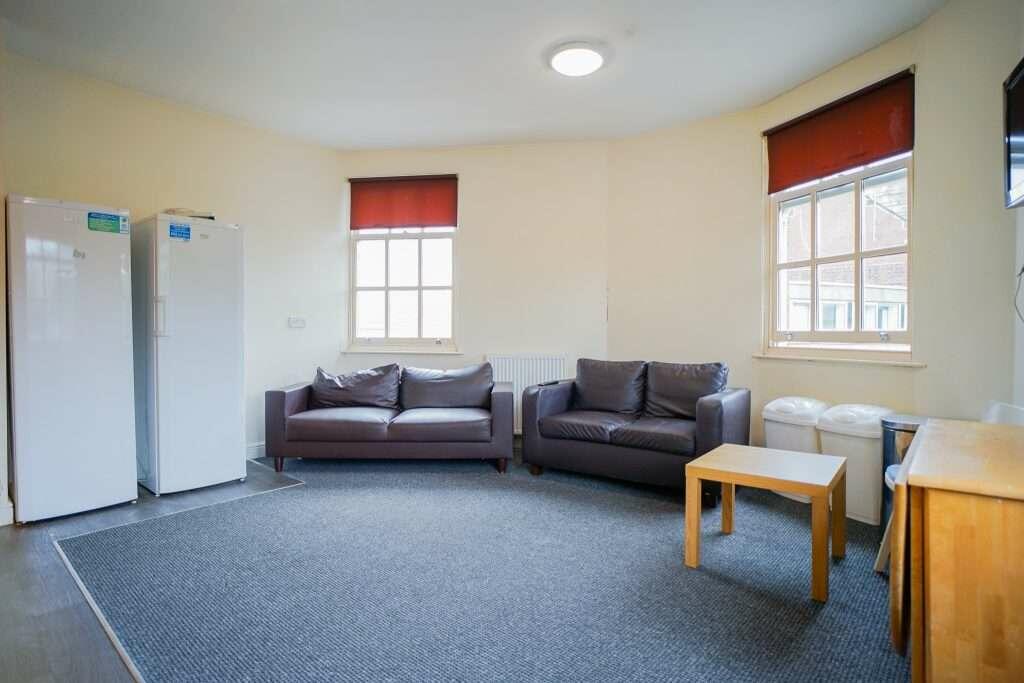 Flat_2_498_Glossop_Road