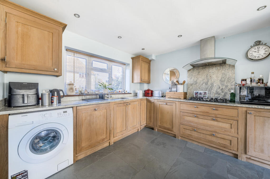 1360900-13-68daab...