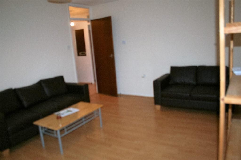 LOUNGE/DINER