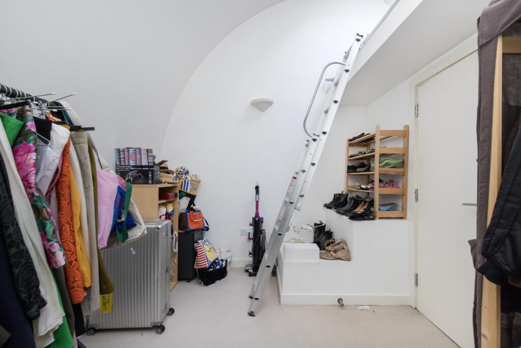 Red Square, 3 Pia...