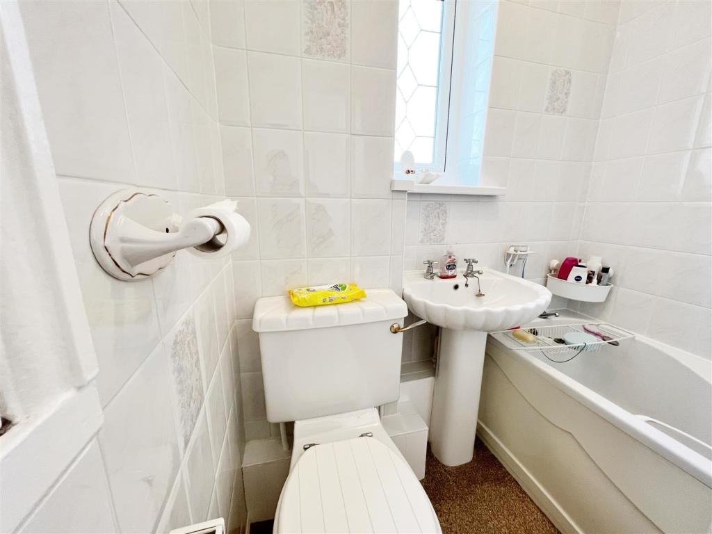 Bathroom.jpg