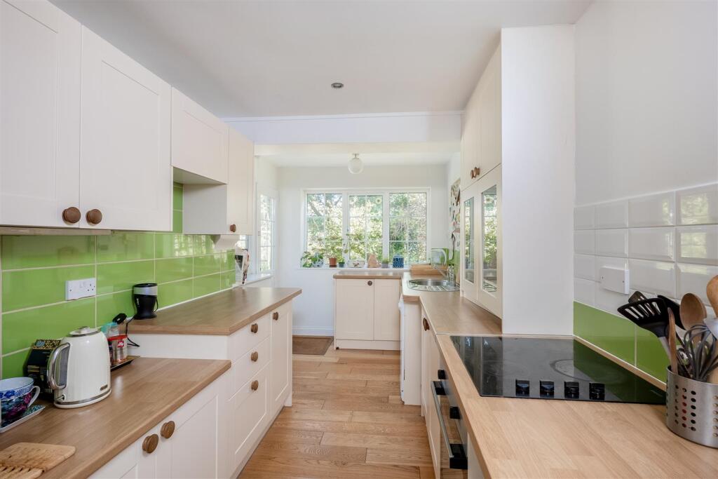 6 Church Close, Charlbury-5.jpg