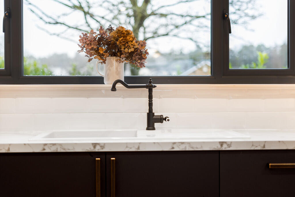 Kitchen/ Dining R...