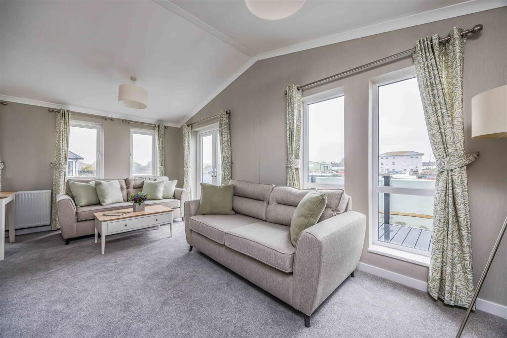 Plot 19 Littlehampton Marina-Small-PorticoMarketin