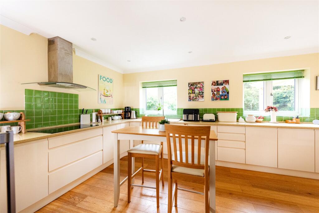 Kitchen/Breakfast