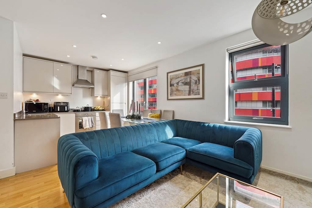 08-4945JUS05803 (1)-small.JPG