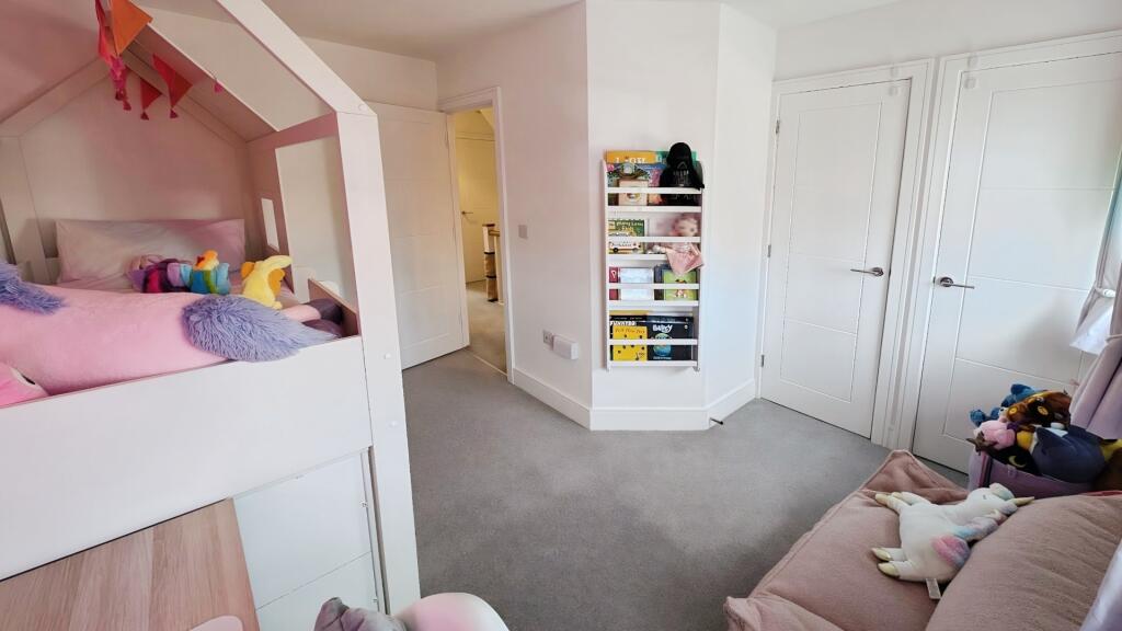 pbox-bedroom-344204.jpg