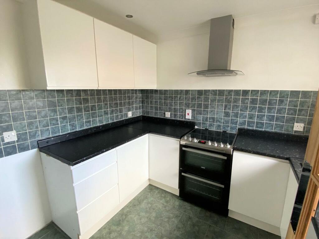 40 Reeds Way Kitchen