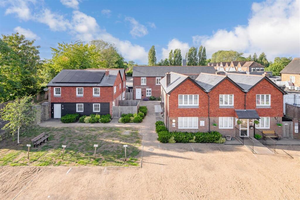 External View Of Parking