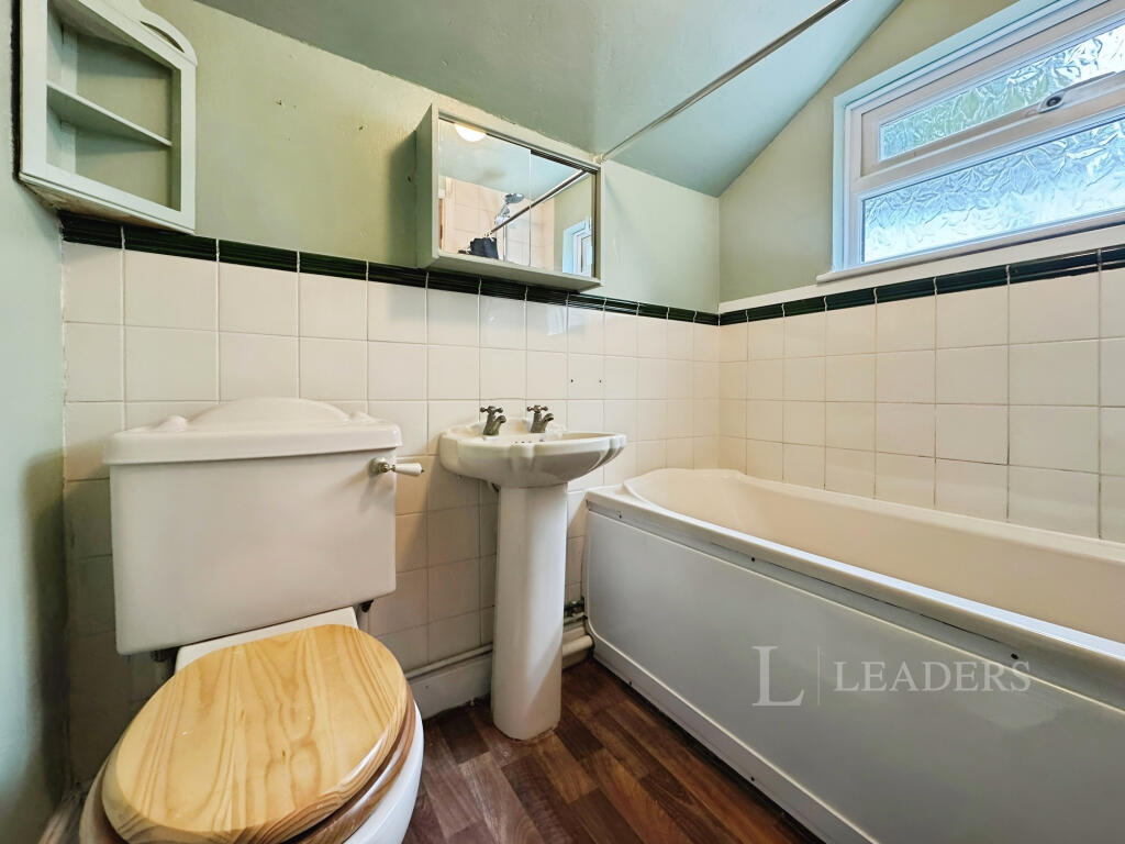 4927f608-Bathroom