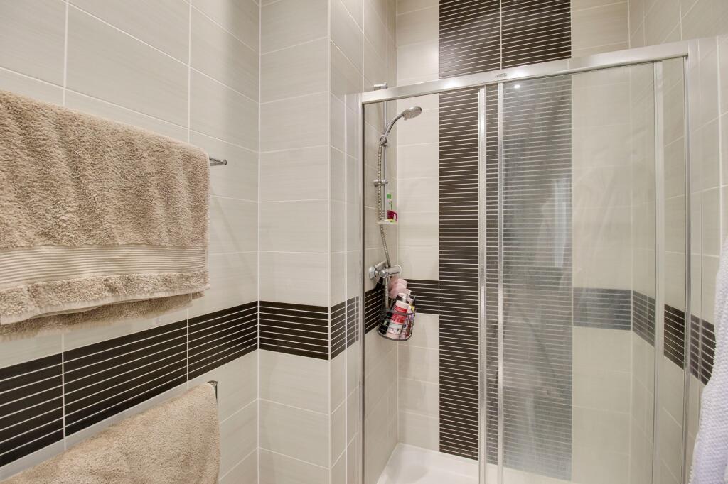 Ensuite to Bedroom Two