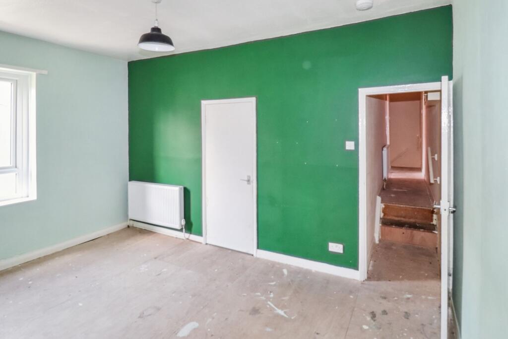 10 Claremont Street, Sowerby Bridge, West Yorkshire, HX6 2PD