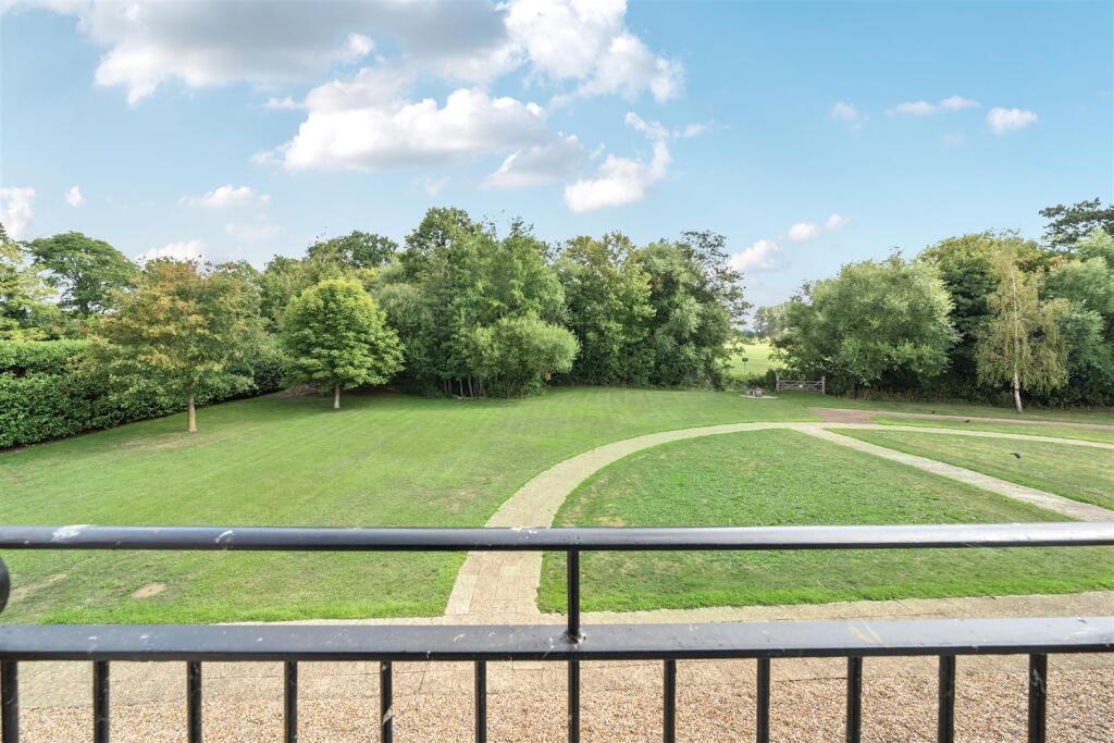 73 Reffield Close, Towcester (10).jpg