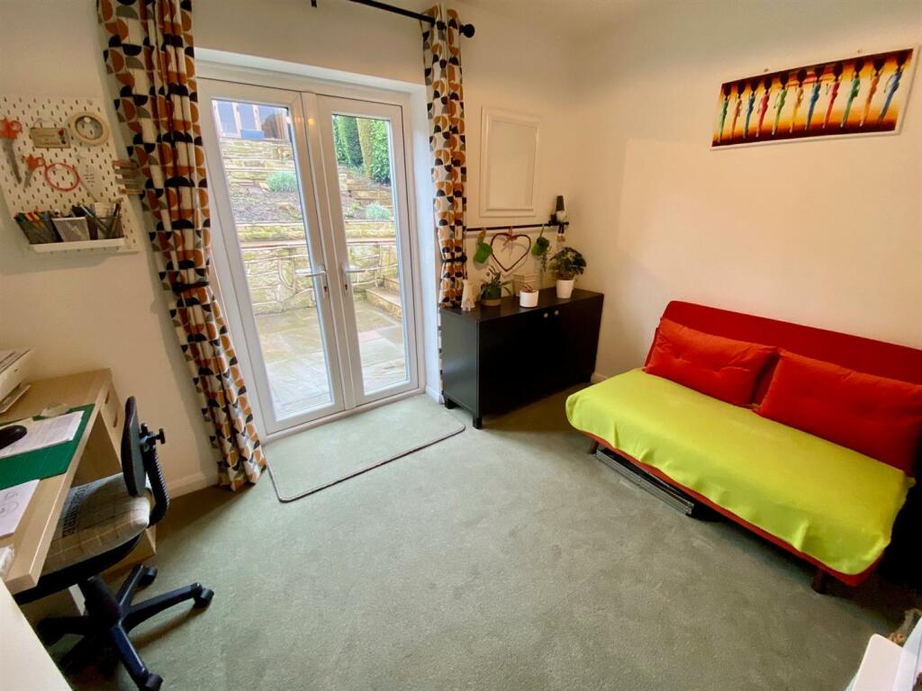 springfield park 8 bed 2.jpg