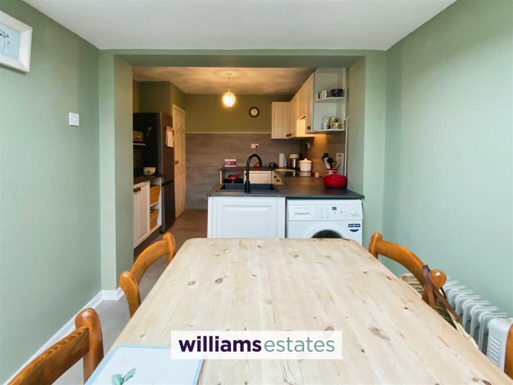 Dining/Kitchen