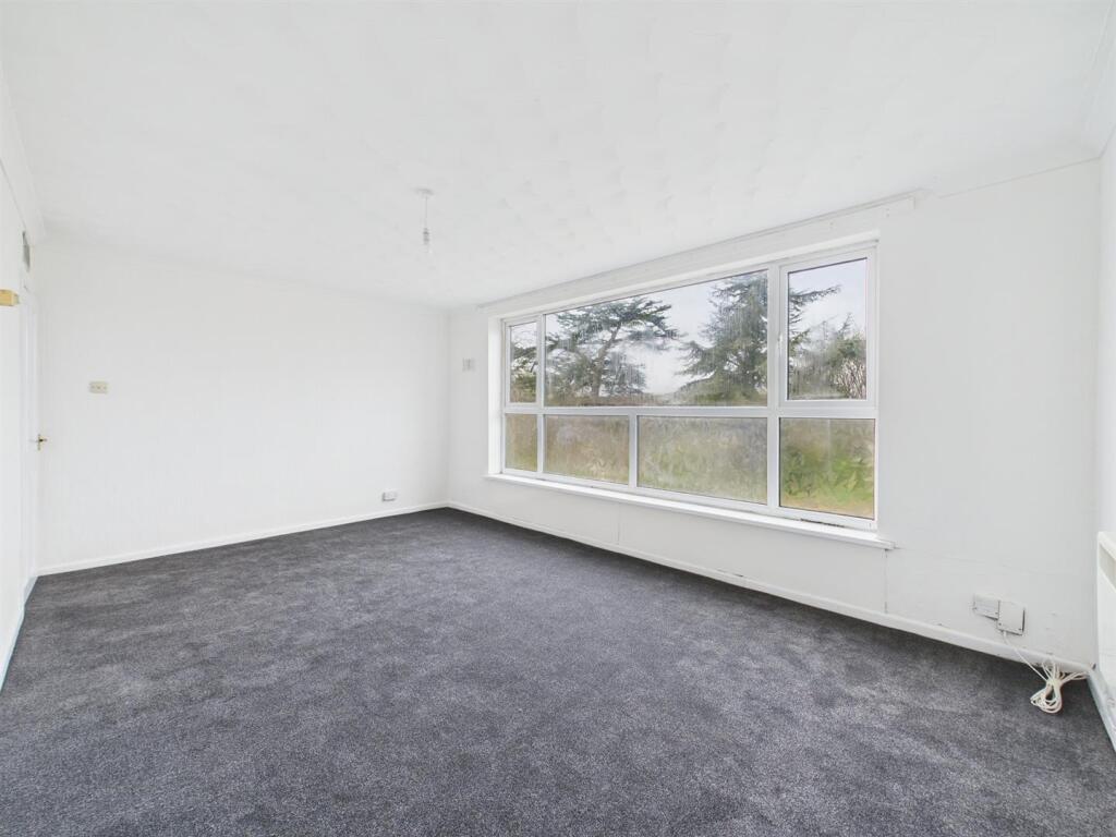 5 - 3-Bedroom Maisonette in Yate.jpg