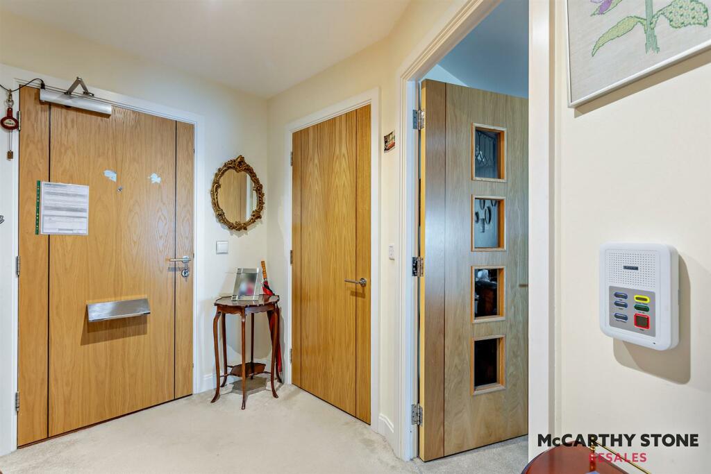 8607908-interior03-800.jpg