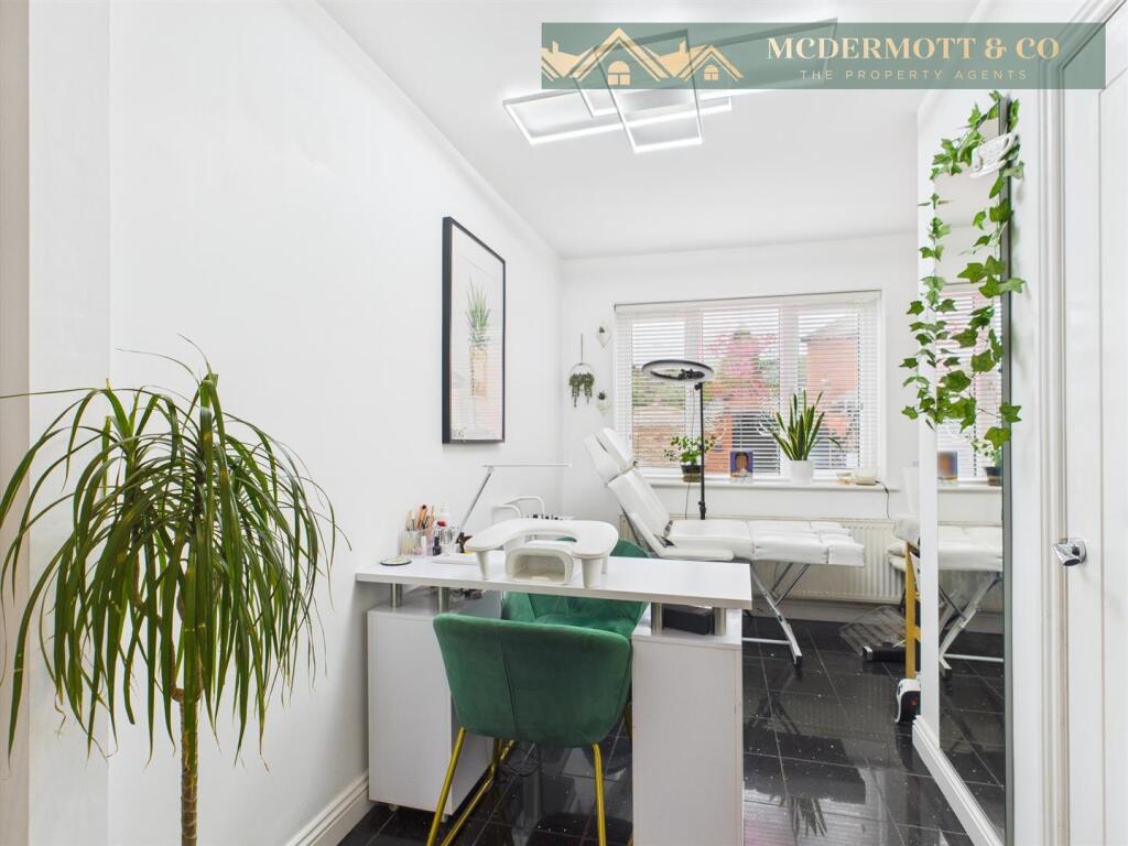 2nd Reception/Treatment Room