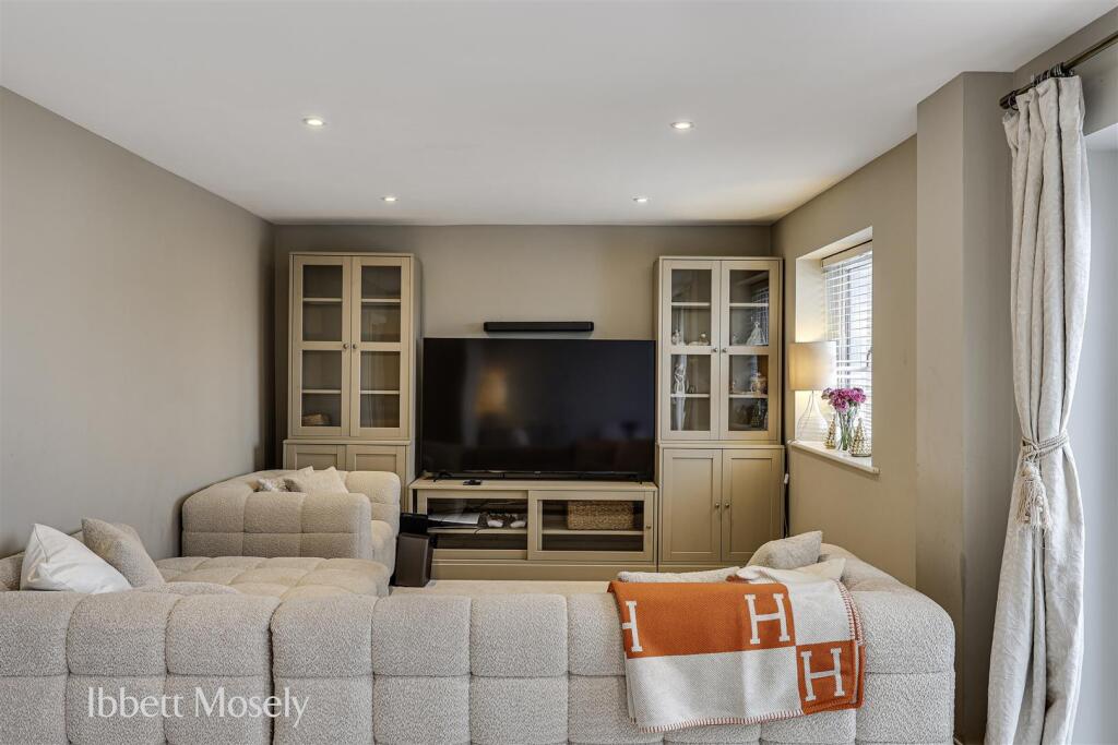 10 Reception Room.jpg