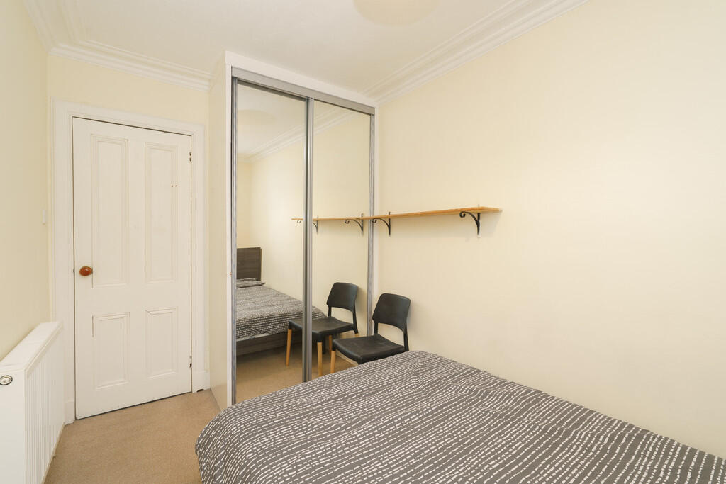 13. Bedroom 2 ang...