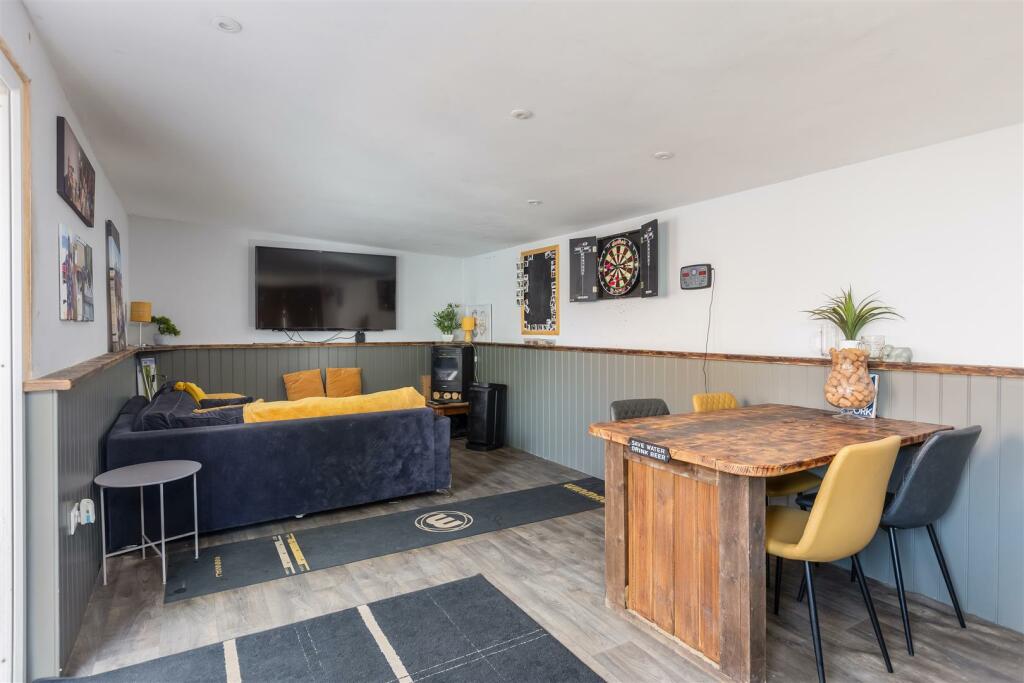 Greystones Bar-3.jpg