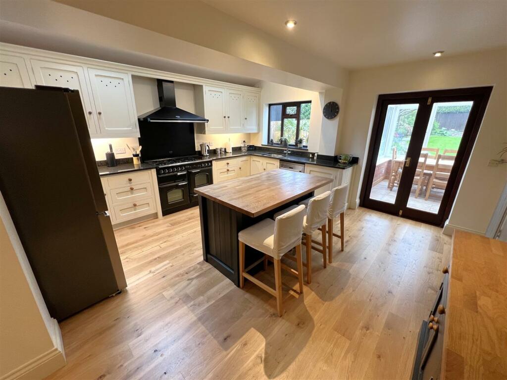 Kitchen A.JPG