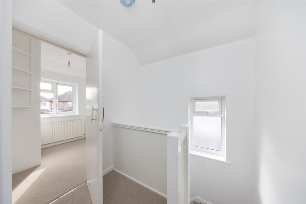 49 Whitemore Road, GU1 1QU-23.jpg