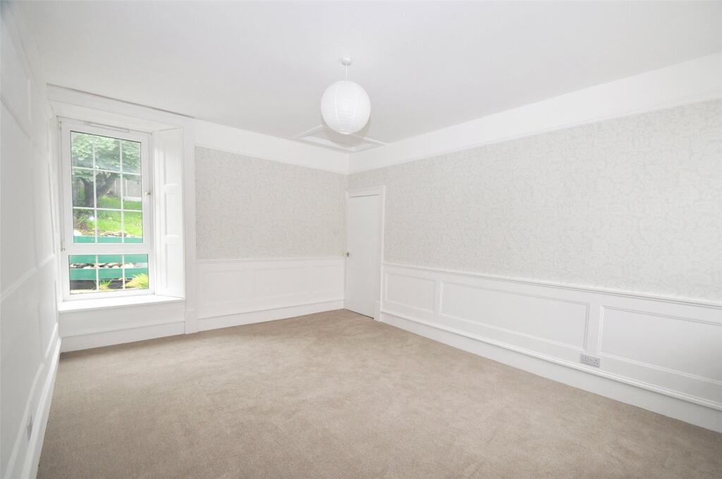 Bedroom 1 (2)