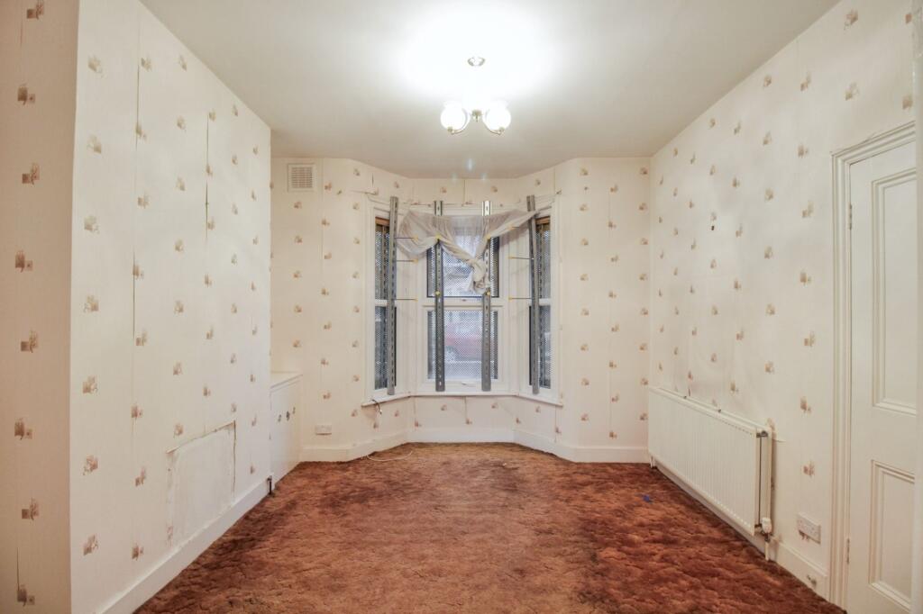 35 Mathews Park Avenue, Stratford, London E15 4AE