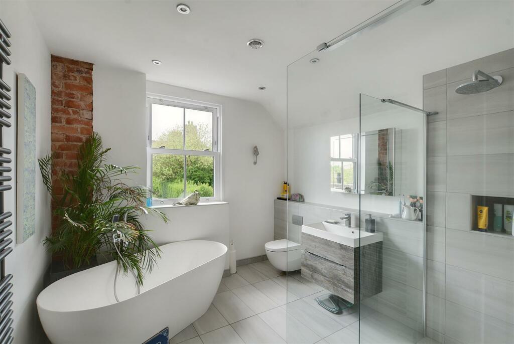 bathroom.jpeg
