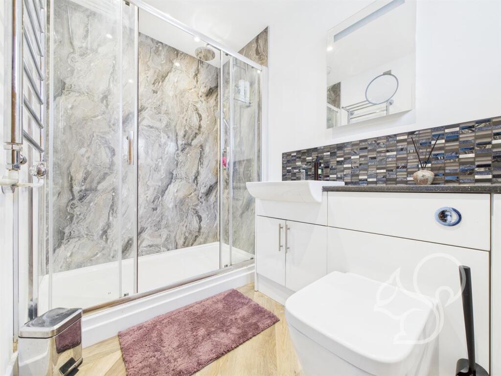 EN SUITE BEDROOM FIVE