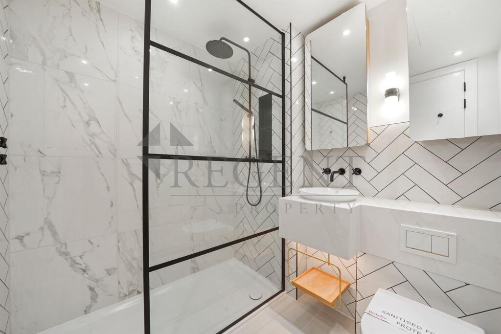 Main ensuite